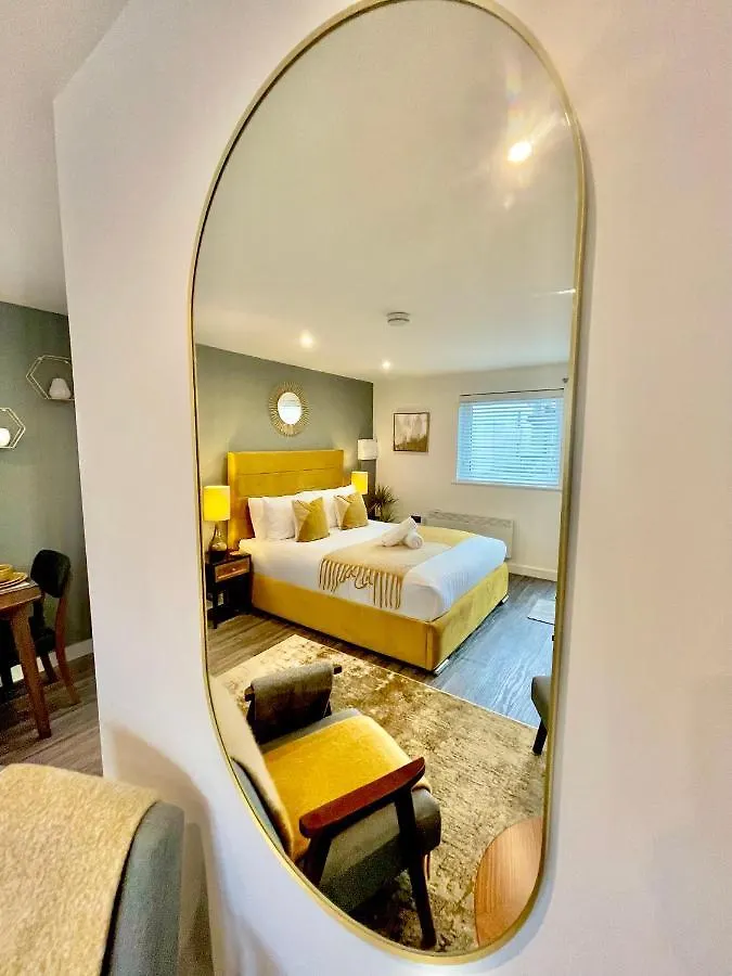 A Cozy Hideaway With Balcony - Close To Beach Bournemouth